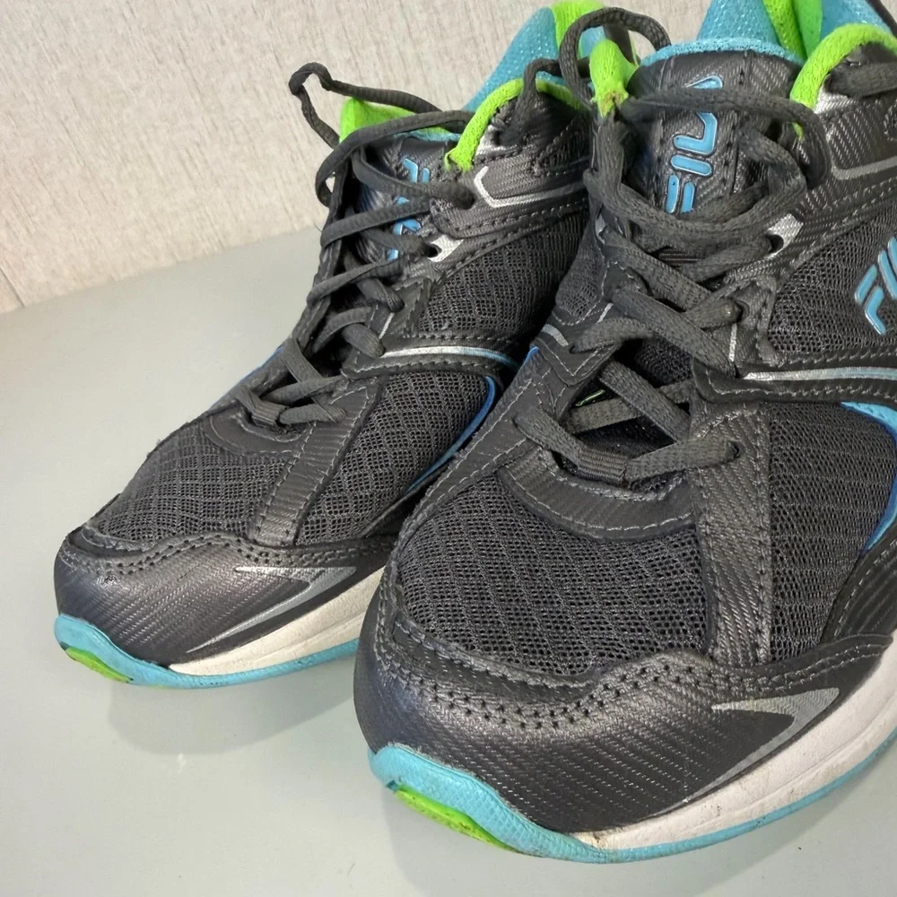 Fila Windshift Women’s Sneakers. Size‎ 9